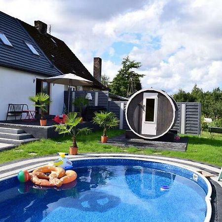 Las, Woda I Przygoda - Dom Z Sauna I Basenem Choczewo Bagian luar foto